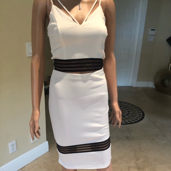 White 2 Pc. Top/Skirt Set **NEW - Picture 4 of 8